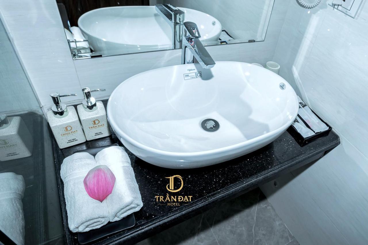 Tran Dat Hotel Ha Long Bagian luar foto